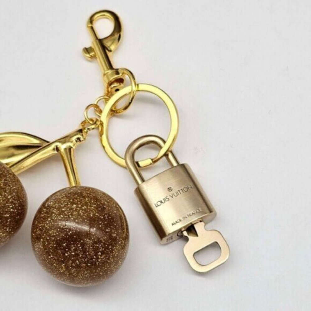 Louis Vuitton Gold Padlock 🔑 Authentic LV Unbranded Keychain Bag Charm - Picture 6 of 7